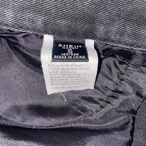 Flamed back pockets denim shorts Purest y2k vibes black high waisted bottoms - Picture 13 of 13